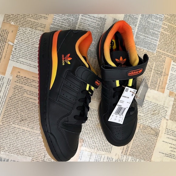 adidas Originals Other - adidas Originals Men's Forum Low Classic Shoes Orange Black FZ5891 Size 9